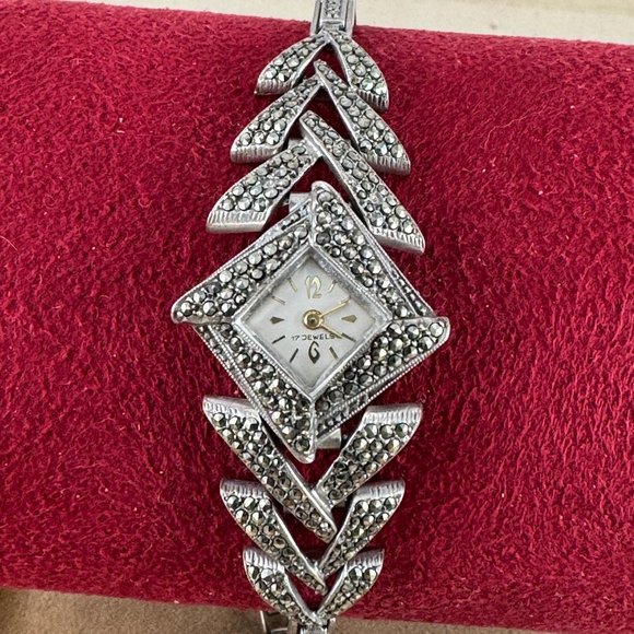Fabulous Vintage 1920-1930's Ladies Wrist Watch Bracelet with Marcasite Settings - Picture 3 of 10